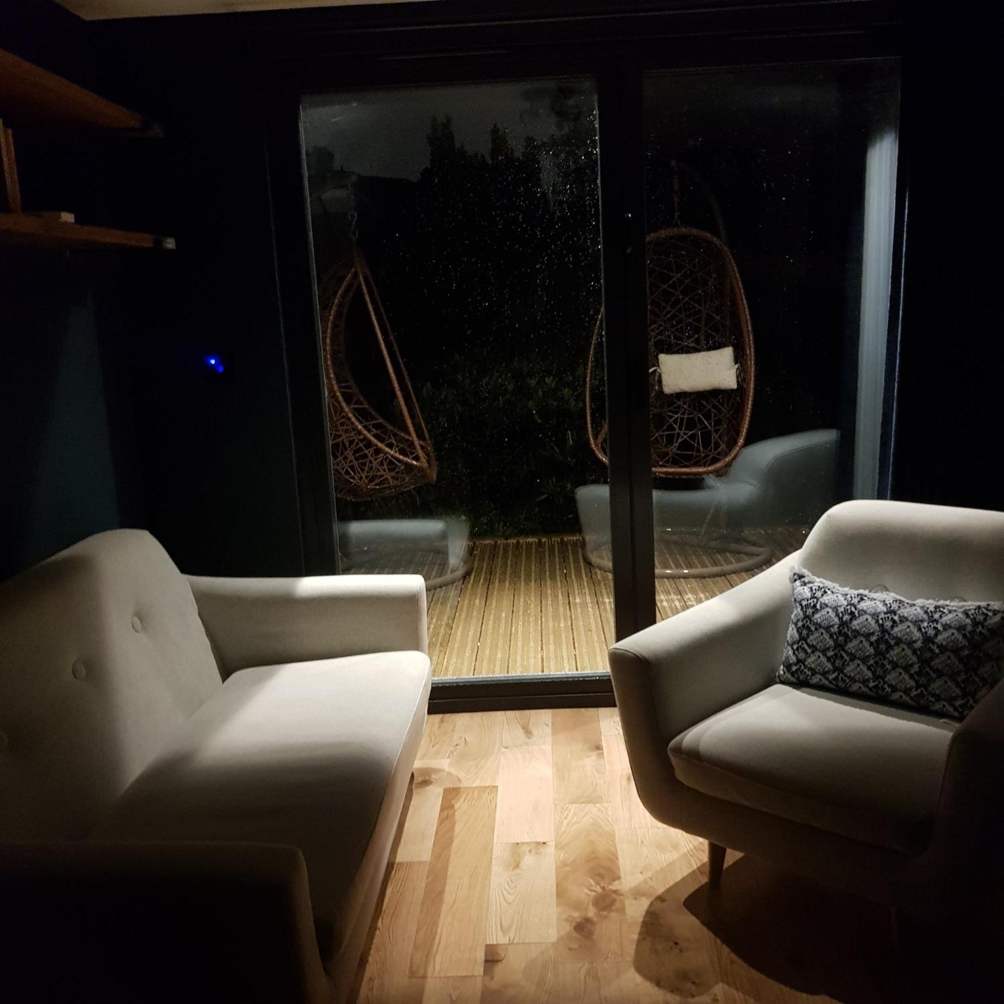 Modern 1-Bed Apartment, Plus Parking, Near Oxford And The Jr Экстерьер фото